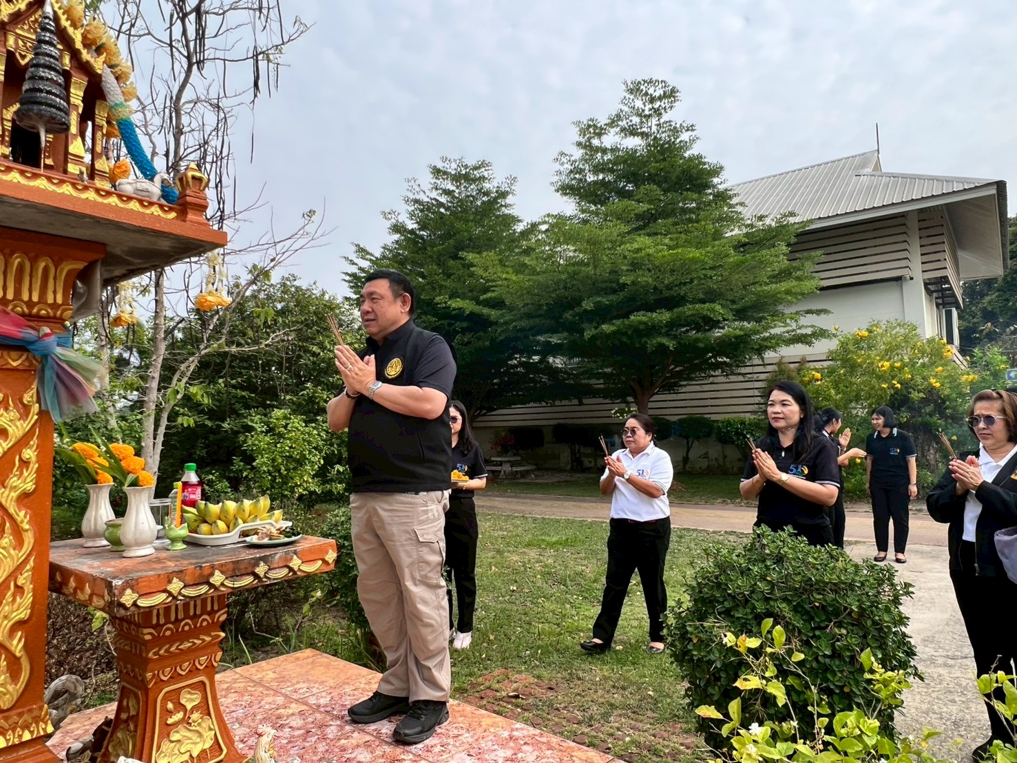 title - เลขาธิการ ส.ป.ก. ตรวจเยี่ยม ส.ป.ก.ยโสธร และลงพื้นที่ตรวจเยี่ยมกลุ่มวิสาหกิจชุมชนโคขุนหนองแหน และศูนย์ต้นแบบเกษตรทฤษฎีใหม่ในเขตปฏิรูปที่ดิน (นายสุริยา  หงษ์ลอยวงษ์) จังหวัดยโสธร